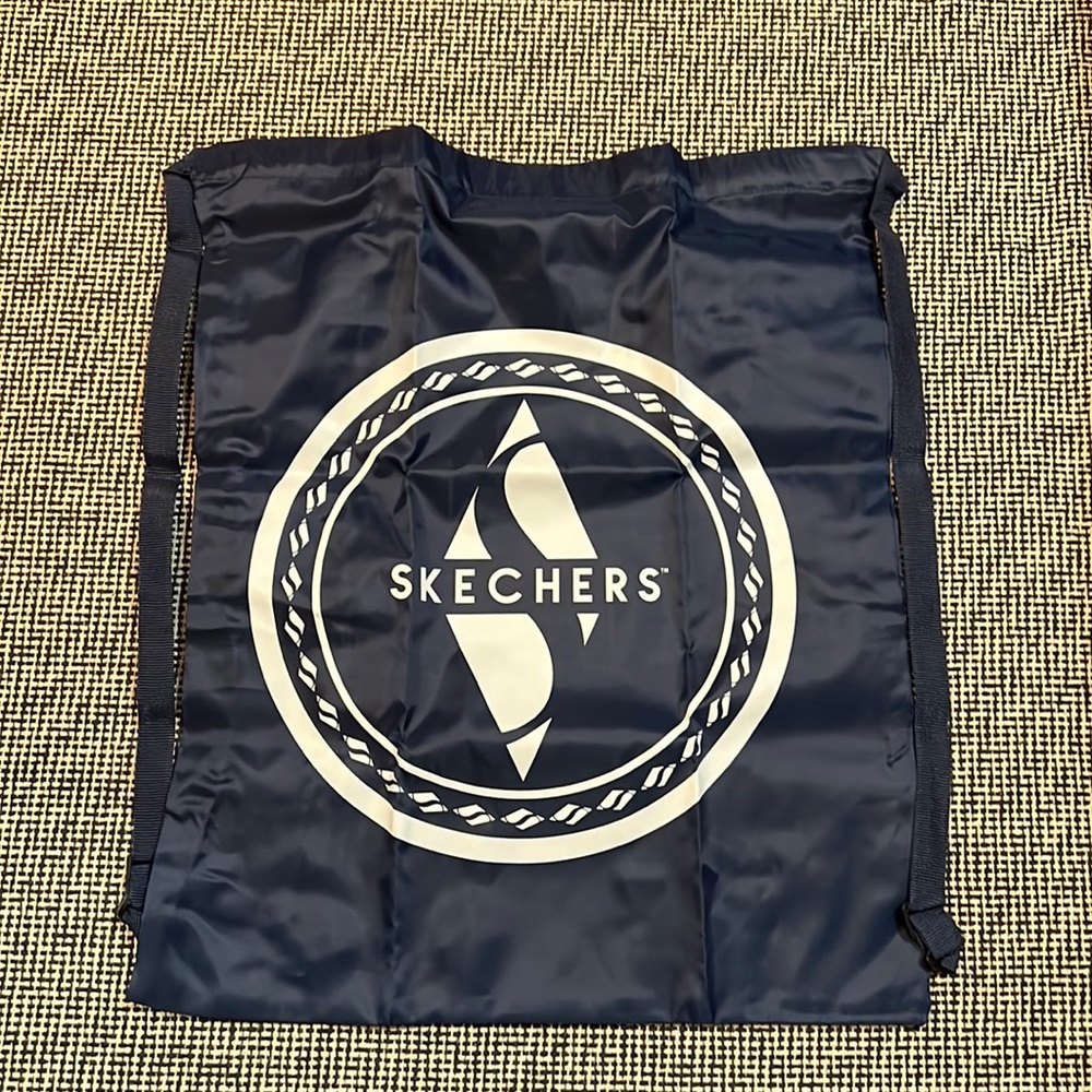 Skechers light backpack / drawstring new no tag